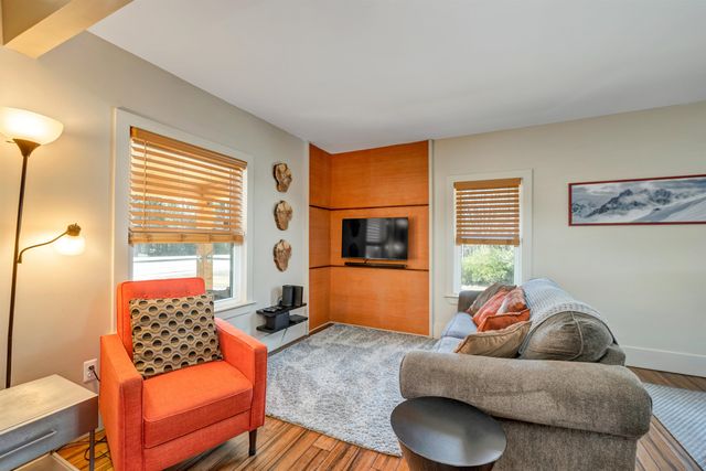 260 East Main Street, Conway, NH 03818