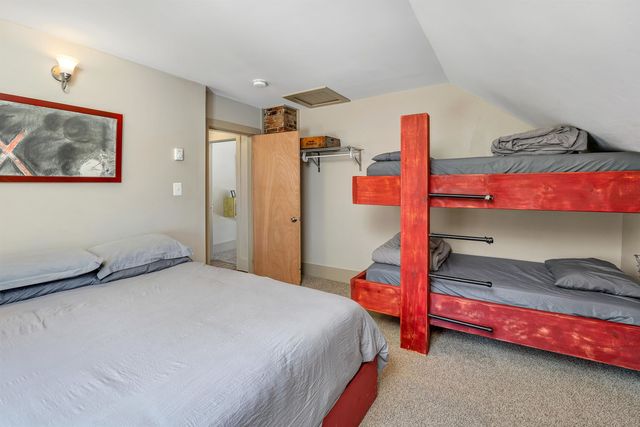 260 East Main Street, Conway, NH 03818