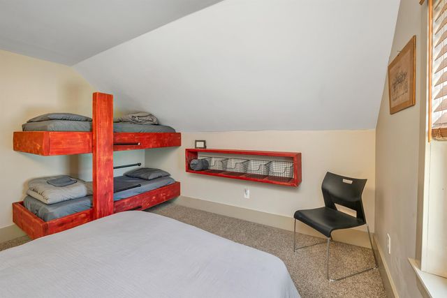 260 East Main Street, Conway, NH 03818