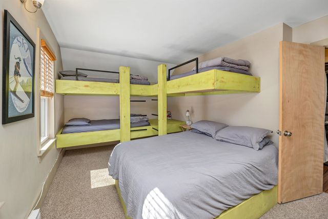 260 East Main Street, Conway, NH 03818