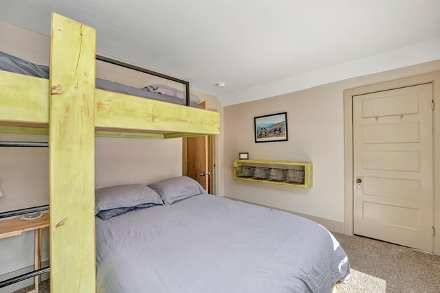 260 East Main Street, Conway, NH 03818