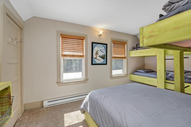 260 East Main Street, Conway, NH 03818