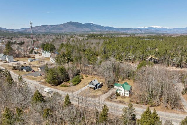 260 East Main Street, Conway, NH 03818