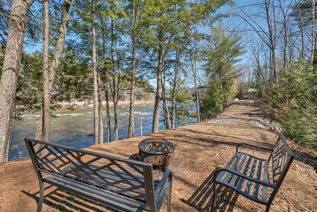 260 East Main Street, Conway, NH 03818