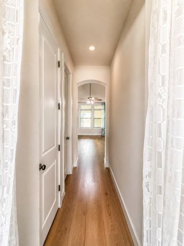 112 Rosebush DR, Liberty Hill, TX 78642