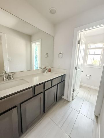 112 Rosebush DR, Liberty Hill, TX 78642
