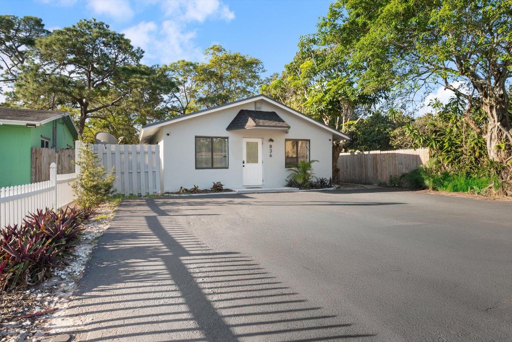 836 SW 13th Court, Pompano Beach, FL 33060