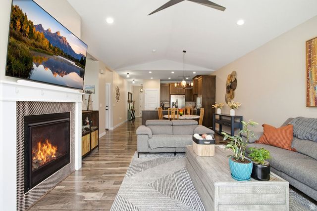 1465 E SEGO LILY CT, Layton, UT 84040