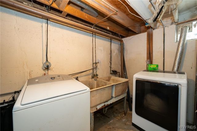 9374 Steffi Drive, Evans, NY 14006