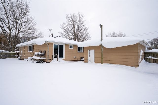 9374 Steffi Drive, Evans, NY 14006