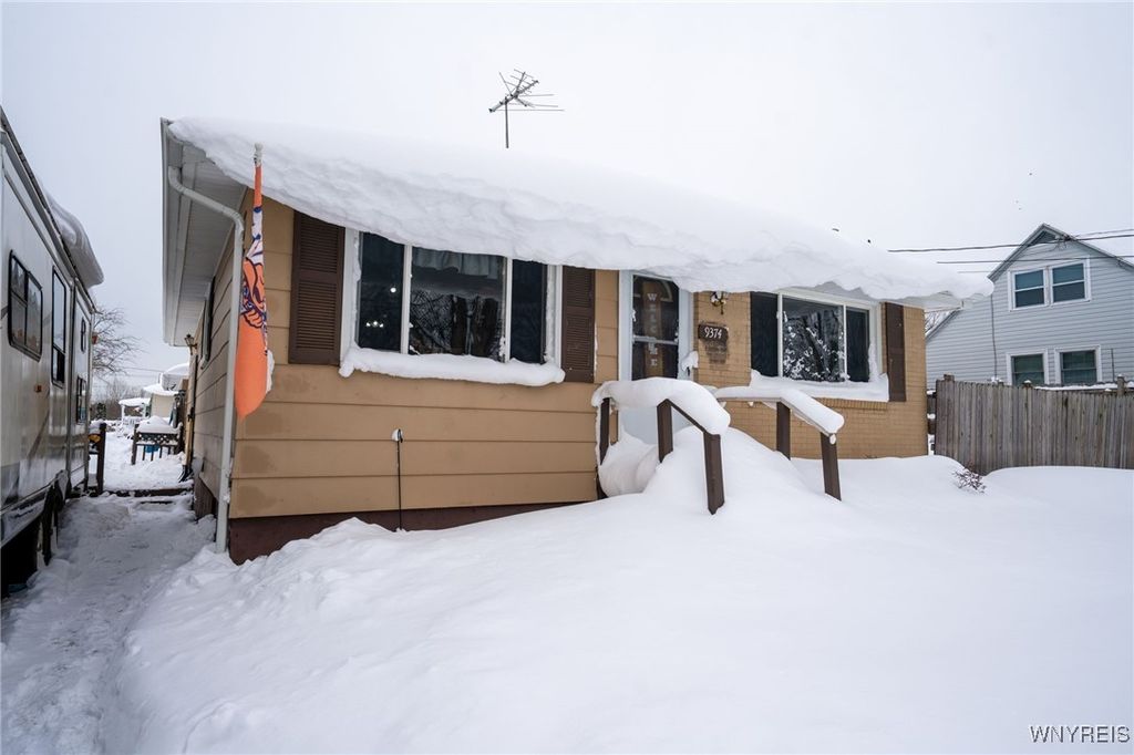 9374 Steffi Drive, Evans, NY 14006