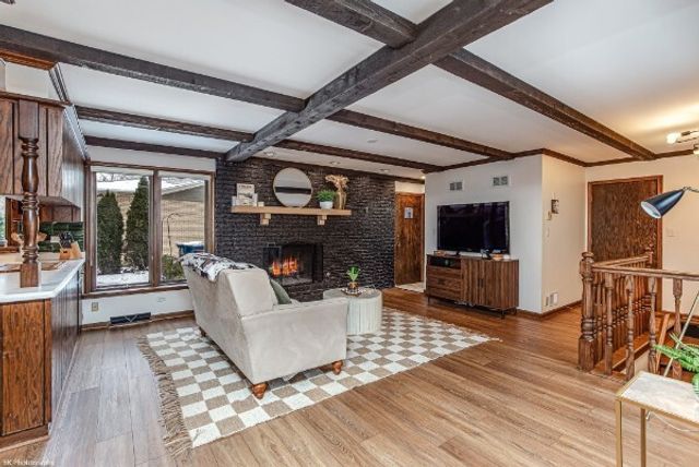 6729 W Menominee Parkway, Palos Heights, IL 60463