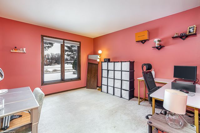 6729 W Menominee Parkway, Palos Heights, IL 60463