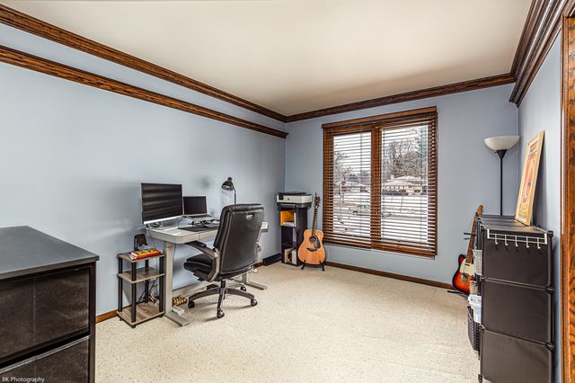 6729 W Menominee Parkway, Palos Heights, IL 60463