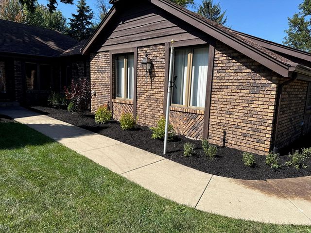 6729 W Menominee Parkway, Palos Heights, IL 60463