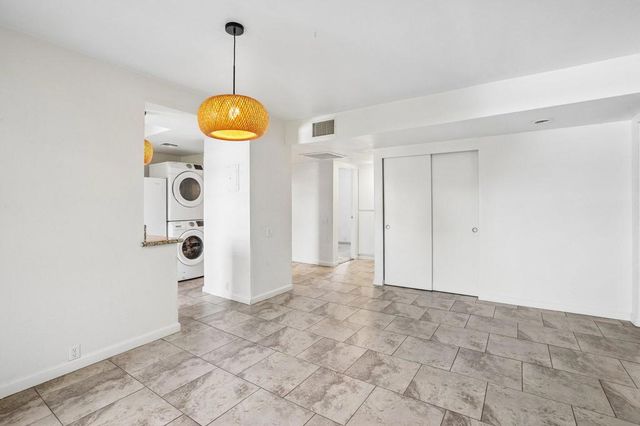 400 N Sunrise Way 228, Palm Springs, CA 92262
