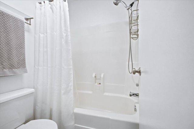 357 Woods AVE SW 357, Roanoke, VA 24016