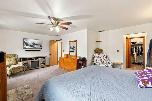 2170 Laura Lane, Des Plaines, IL 60018