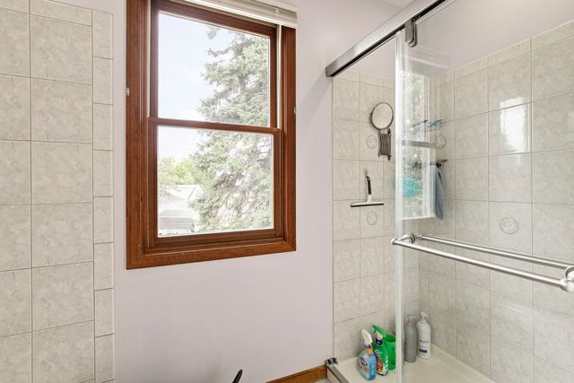 2170 Laura Lane, Des Plaines, IL 60018