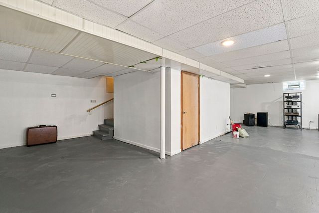 2170 Laura Lane, Des Plaines, IL 60018