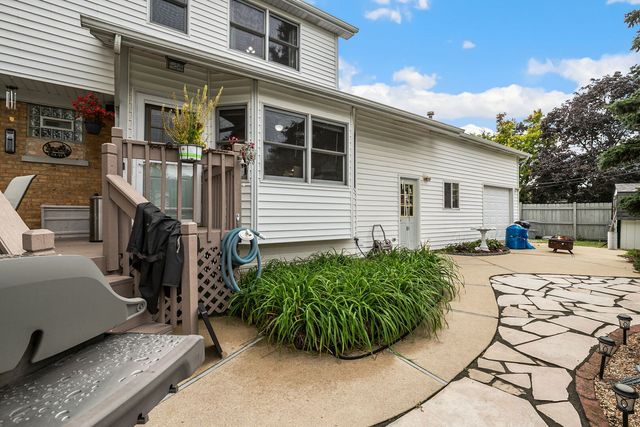 2170 Laura Lane, Des Plaines, IL 60018