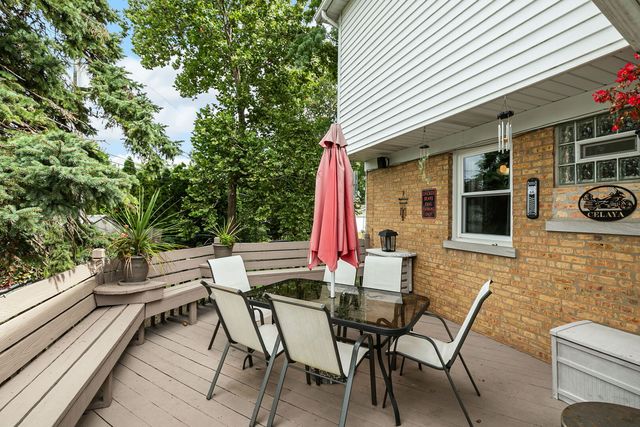 2170 Laura Lane, Des Plaines, IL 60018