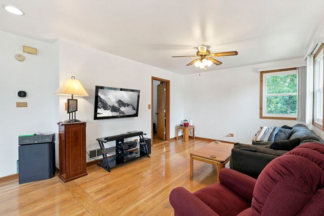 2170 Laura Lane, Des Plaines, IL 60018
