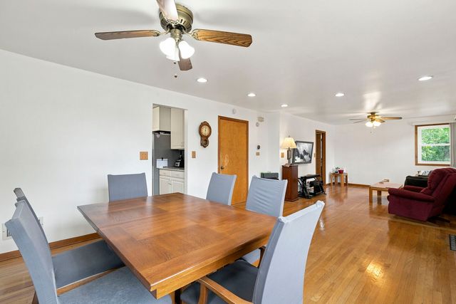 2170 Laura Lane, Des Plaines, IL 60018