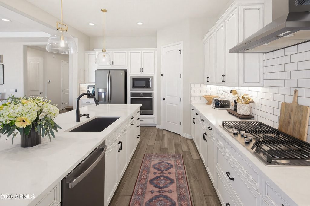 Image 15 of property listing at 14606 W CORRINE Drive, Surprise, AZ 85379