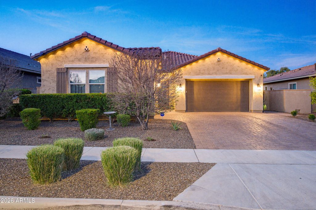 Image 2 of property listing at 14606 W CORRINE Drive, Surprise, AZ 85379