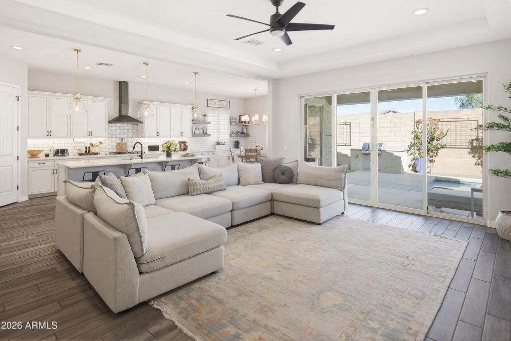 Image 20 of property listing at 14606 W CORRINE Drive, Surprise, AZ 85379