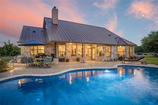 140 N Encino XING, Liberty Hill, TX 78642