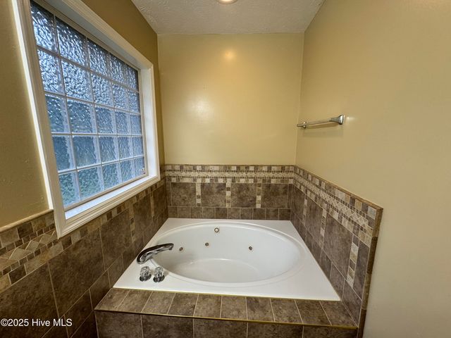 115 Batchelors Trail, Jacksonville, NC 28546