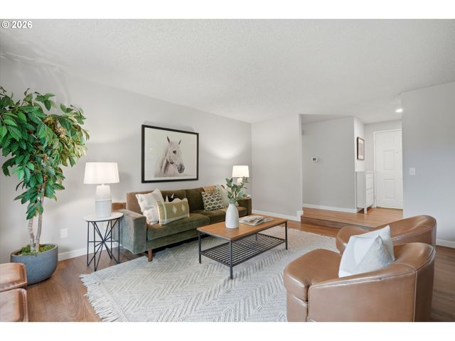 11765 Sw SPRINGWOOD Dr, Portland, OR 97223