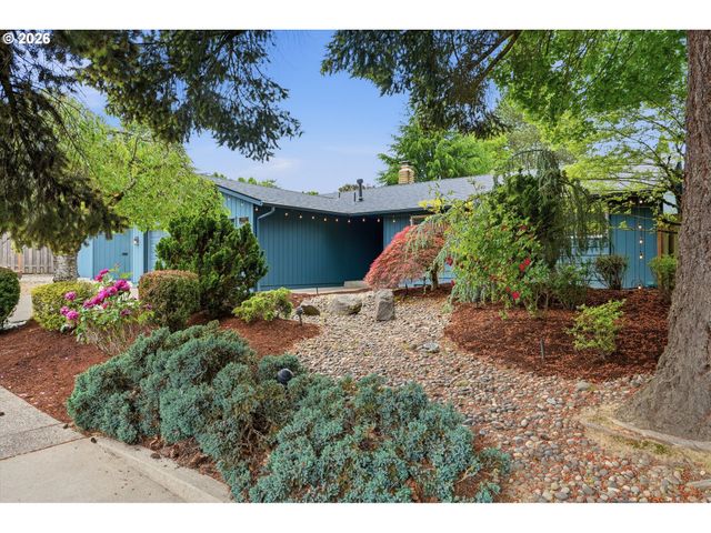 11765 Sw SPRINGWOOD Dr, Portland, OR 97223