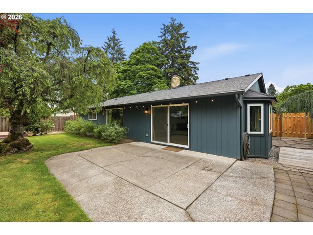 11765 Sw SPRINGWOOD Dr, Portland, OR 97223
