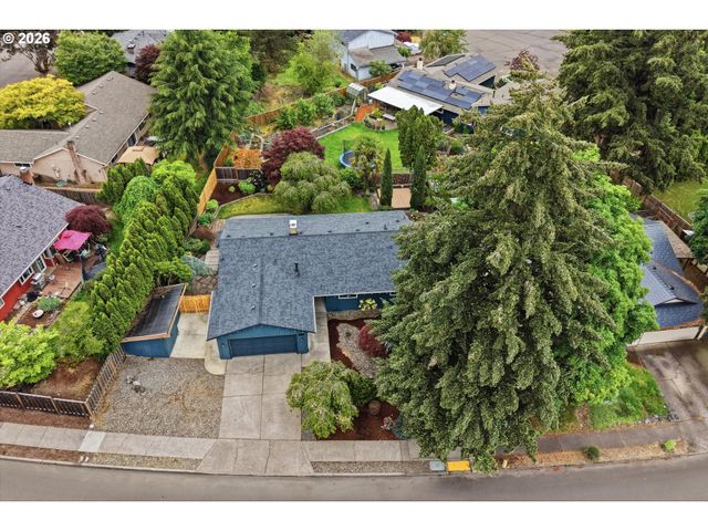 11765 Sw SPRINGWOOD Dr, Portland, OR 97223