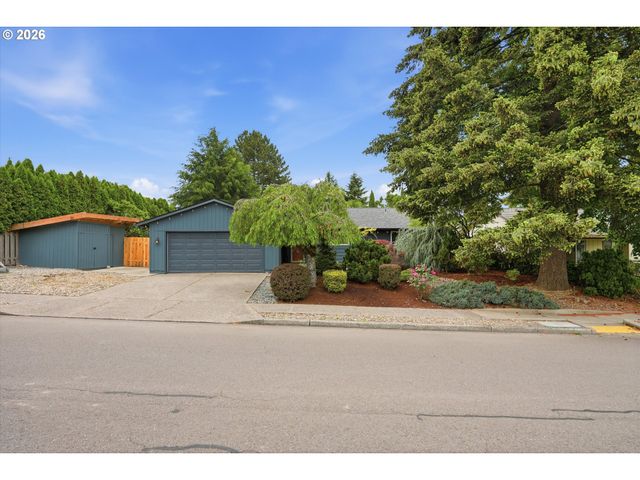 11765 Sw SPRINGWOOD Dr, Portland, OR 97223