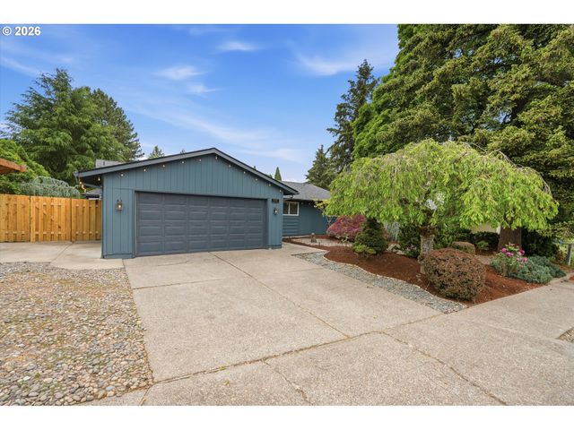11765 Sw SPRINGWOOD Dr, Portland, OR 97223