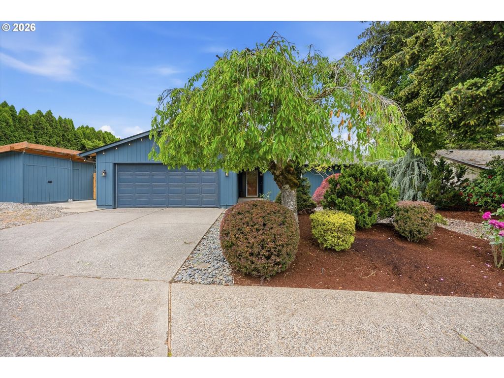 11765 Sw SPRINGWOOD Dr, Portland, OR 97223