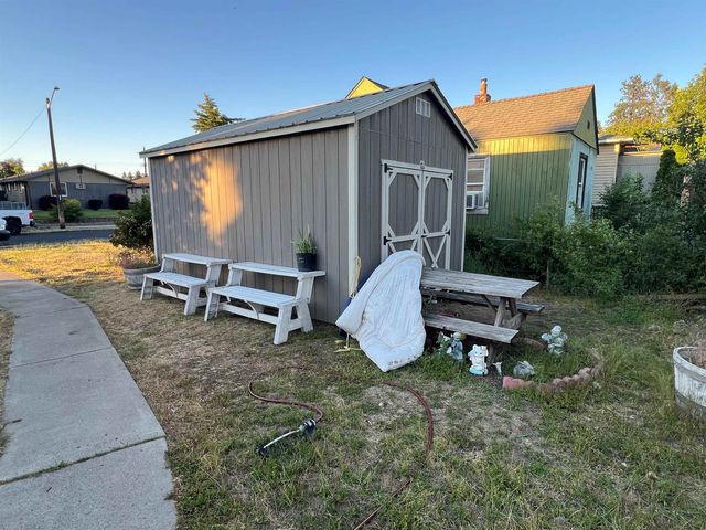 628 E Sanson Ave, Spokane, WA 99207