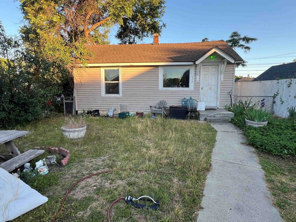 628 E Sanson Ave, Spokane, WA 99207