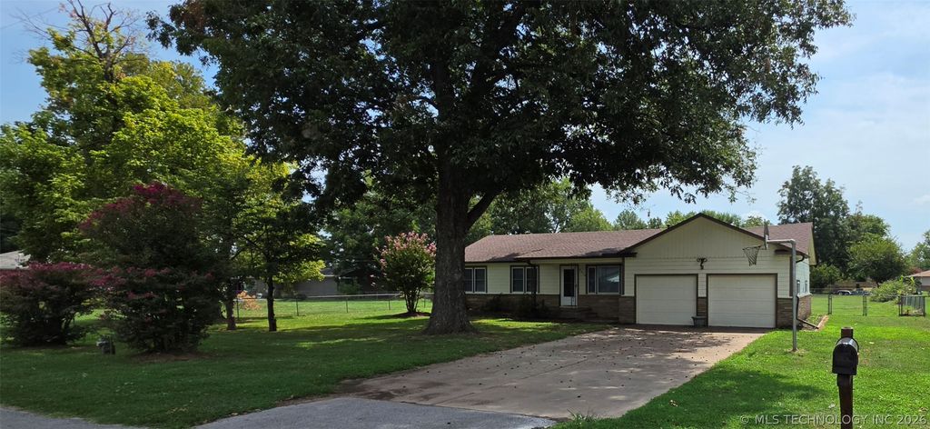 7910 E 129th Street S, Bixby, OK 74008