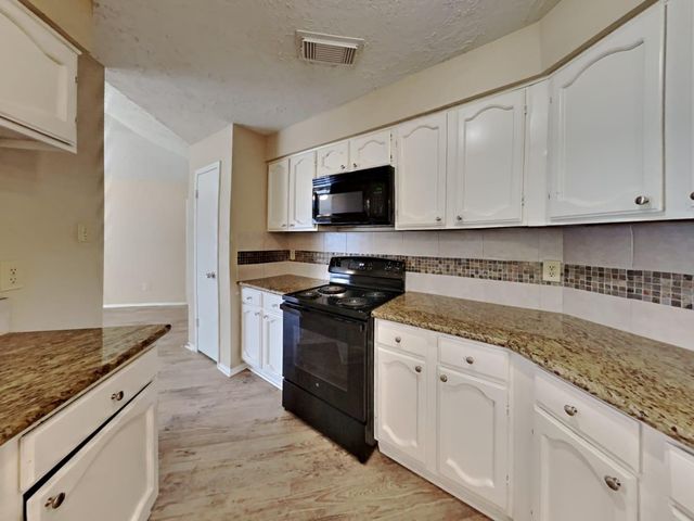 2818 Mayflower Landing Court, Webster, TX 77598