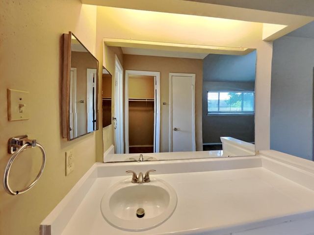2818 Mayflower Landing Court, Webster, TX 77598