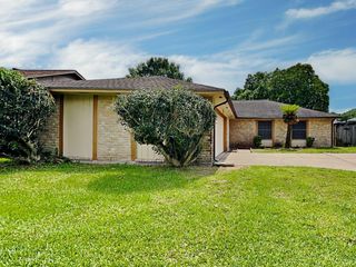 2818 Mayflower Landing Court, Webster, TX 77598