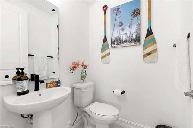 7578 Rockefeller DR, Naples, FL 34119