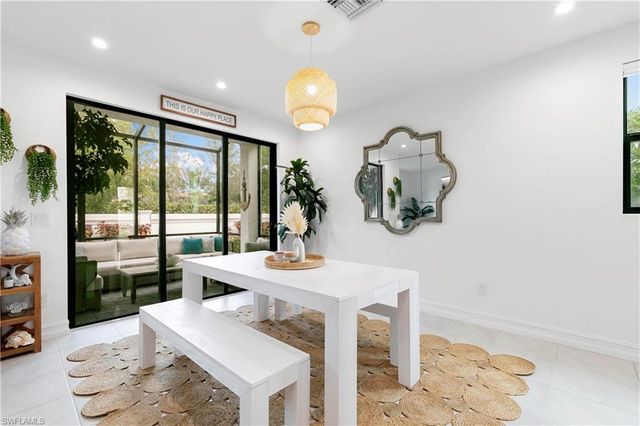 7578 Rockefeller DR, Naples, FL 34119