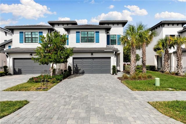 7578 Rockefeller DR, Naples, FL 34119