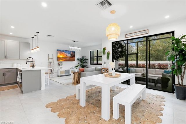 7578 Rockefeller DR, Naples, FL 34119